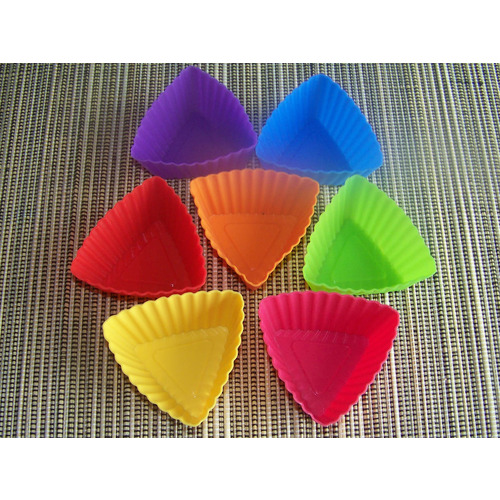 7 x Mini Triangle Shaped Muffin Moulds