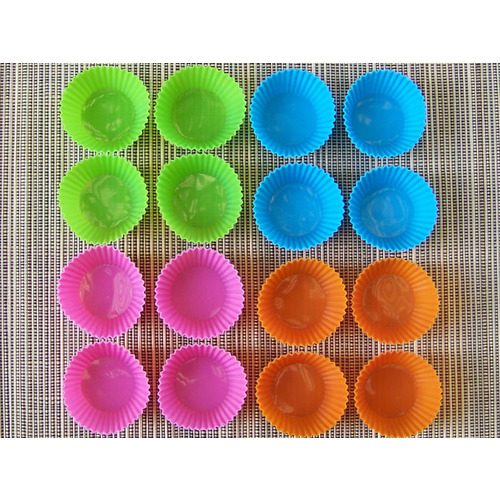 16 x Standard Muffin Cups